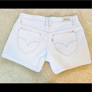 Levi’s Midi White Shorts